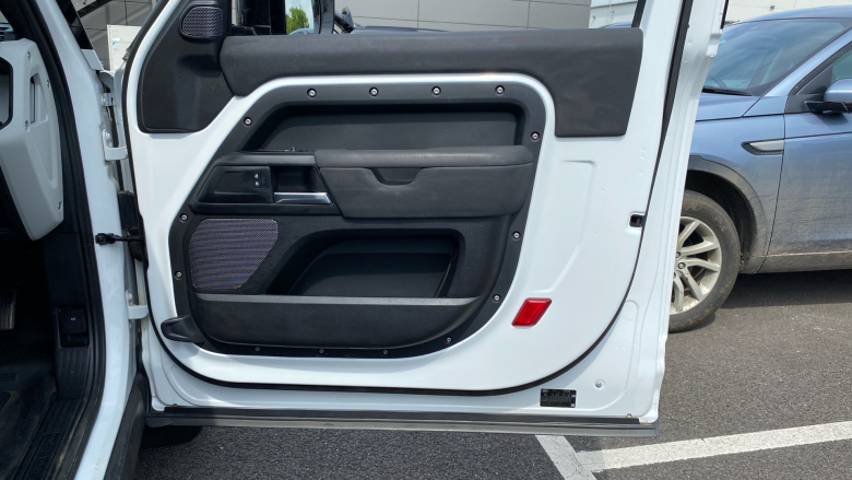 Land Rover Defender 90 Diesel 3.0 D250 Hard Top Auto